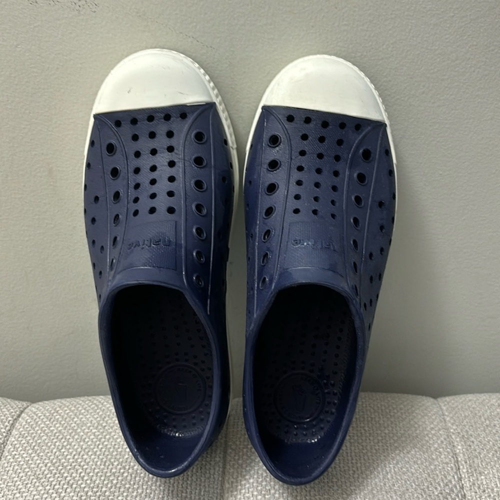 Excellent condition Native Jefferson slip on shoes, size C1